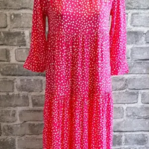 Langes Viskosekleid in Pink mit weißen Punkten