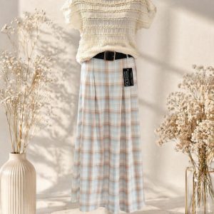 Stylische Karohose mit Gürtel